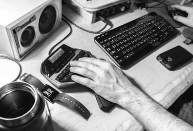 主持王诗蒙分享视频：突然翻到手机里，忘记删掉前女友的视频